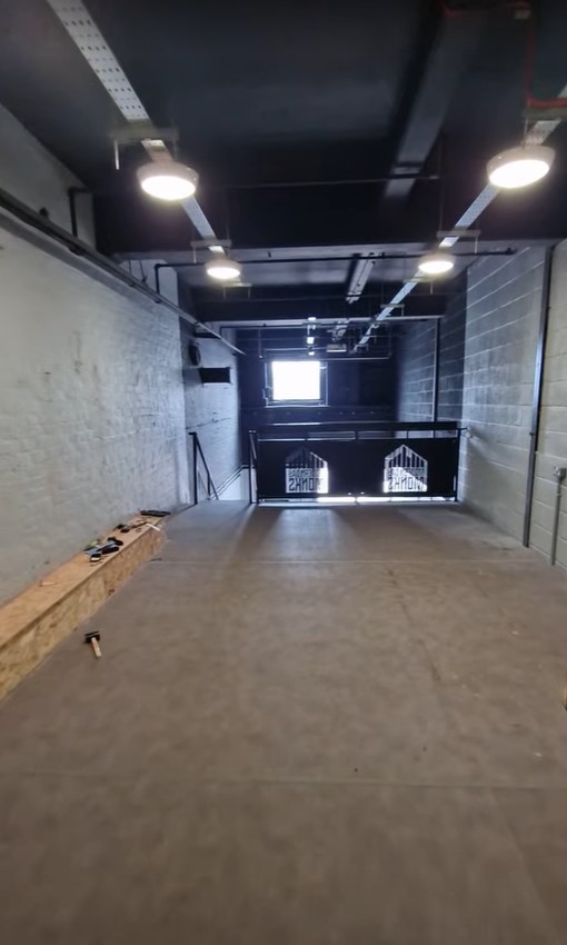 Industrial Unit in Warrington - photo 2